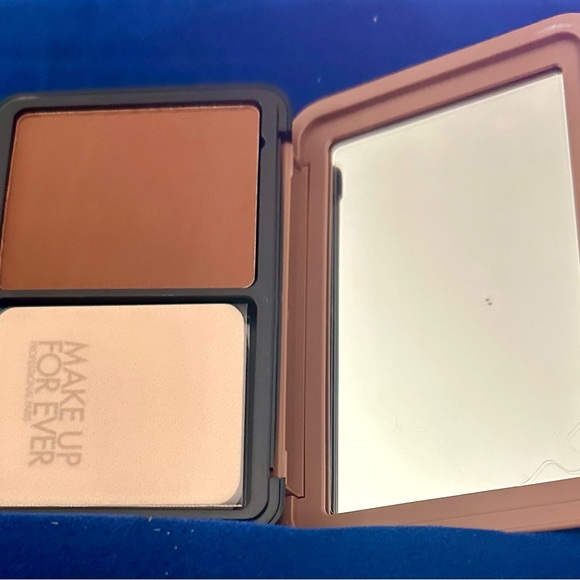 Makeup Forever HD Skin Matte Velvet Undetectable Blurring Powder Foundation - Picture 8 of 9